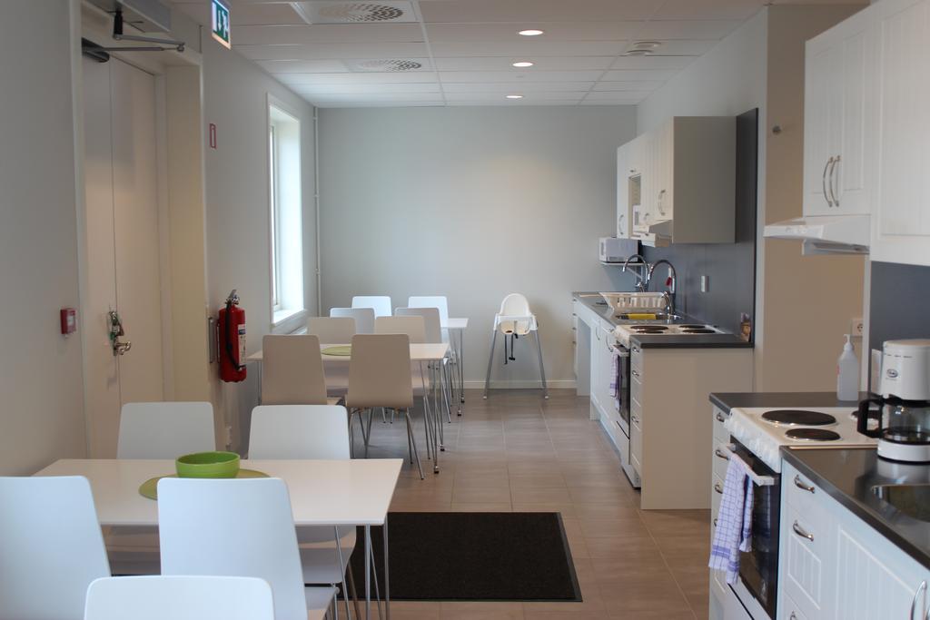 Oernskoeldsviks Gaesthamn Hostel Ngoại thất bức ảnh